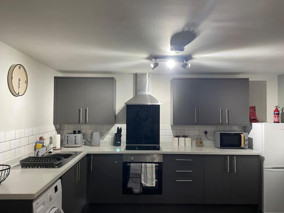 Cedar House - 2 Bed House With Free Parking In Town Centre! By Shortstays4U King's Lynn Exterior foto